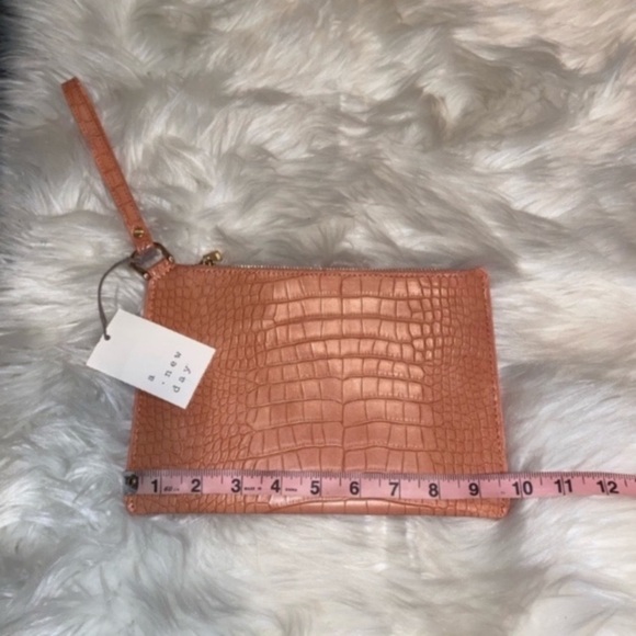 A New Day Faux Leather Alligator Skin Pouch Wristlet Light Orange Clutch NEW - Picture 4 of 9